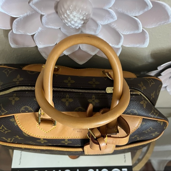 LOUIS VUITTON MONOGRAM DEAUVILLE TOTE - Picture 5 of 13